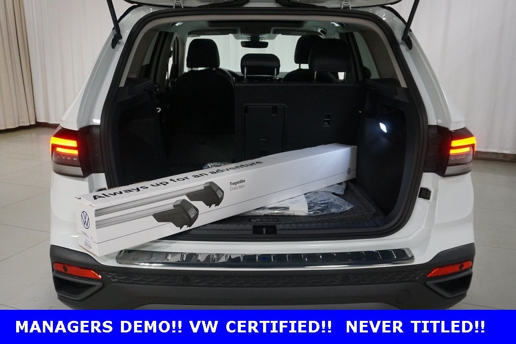 2025 Volkswagen Taos 1.5T SE Black