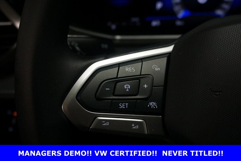 2025 Volkswagen Taos 1.5T SE Black