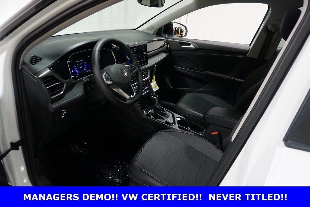 2025 Volkswagen Taos 1.5T SE Black