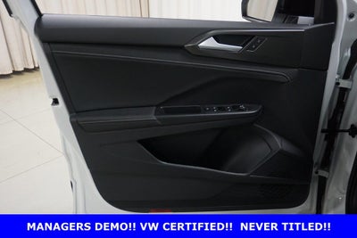 2025 Volkswagen Taos 1.5T SE Black