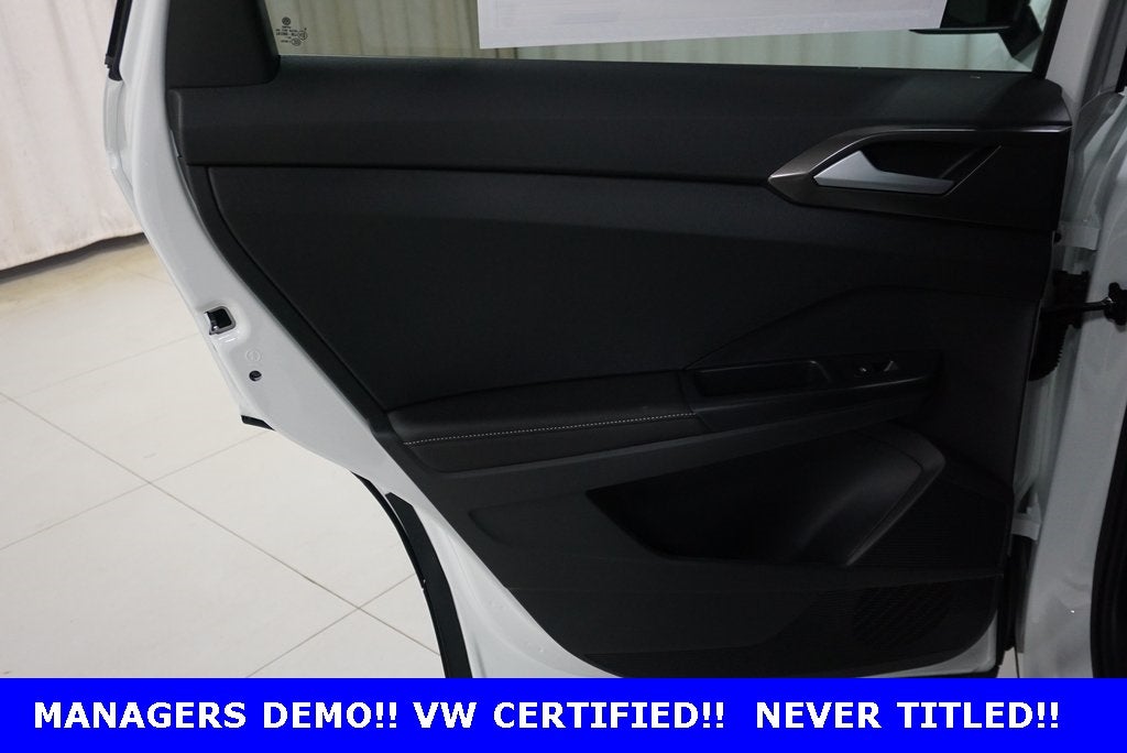 2025 Volkswagen Taos 1.5T SE Black