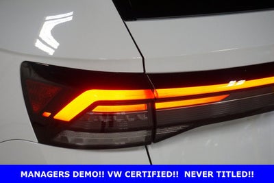 2025 Volkswagen Taos 1.5T SE Black