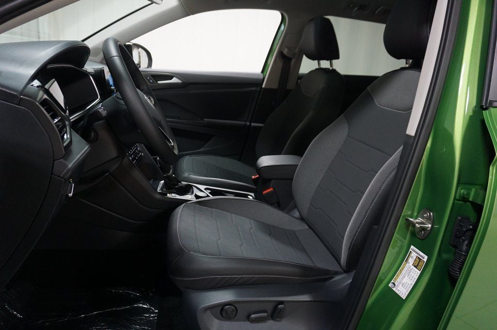 2026 Volkswagen Taos 1.5T SE Black