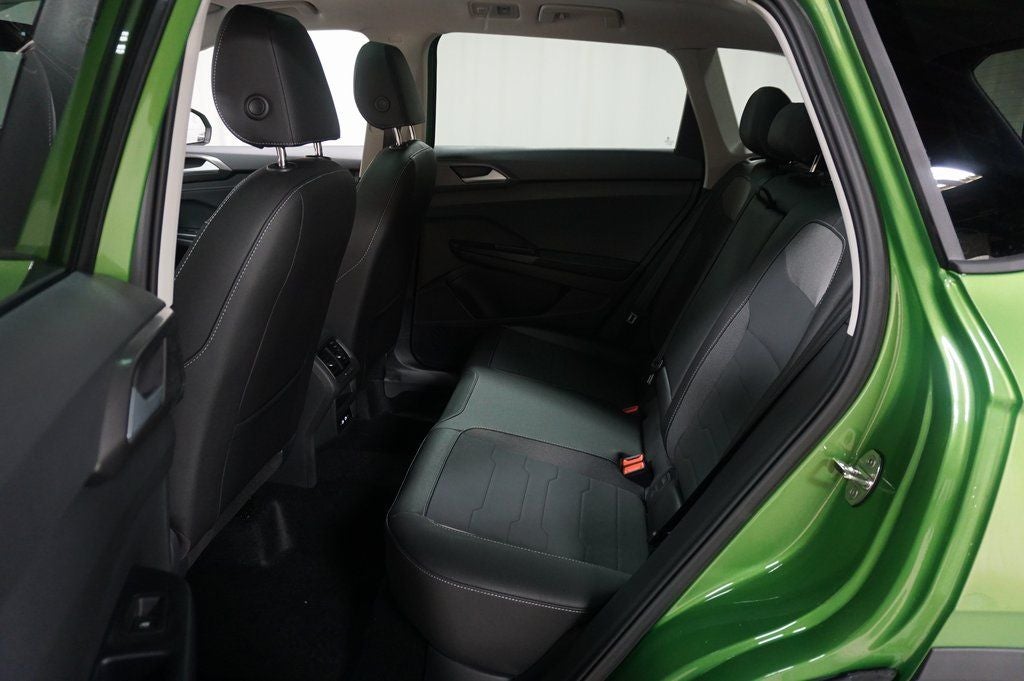 2026 Volkswagen Taos 1.5T SE Black