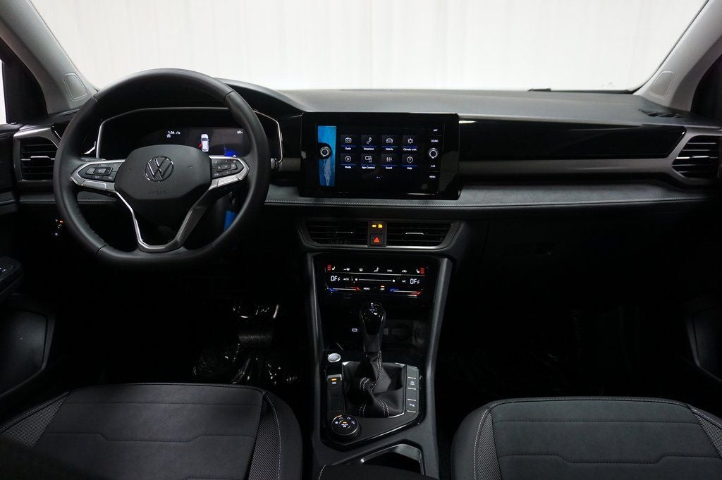 2026 Volkswagen Taos 1.5T SE Black