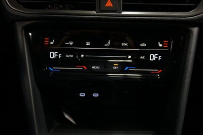 2026 Volkswagen Taos 1.5T SE Black