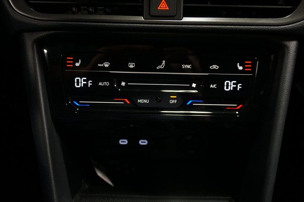 2026 Volkswagen Taos 1.5T SE Black