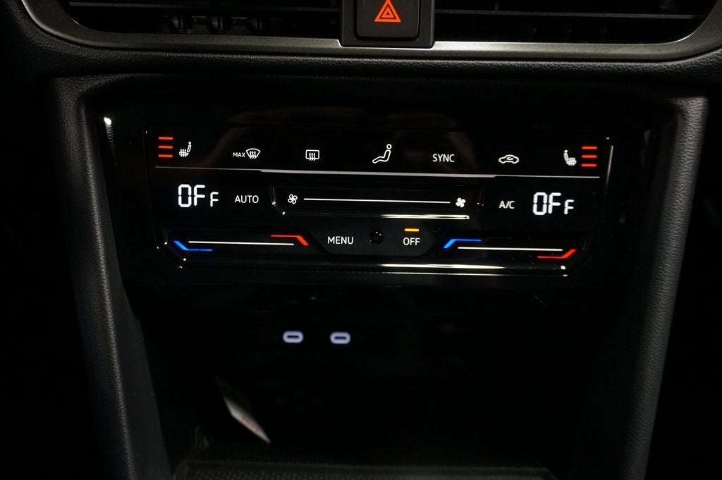 2026 Volkswagen Taos 1.5T SE Black