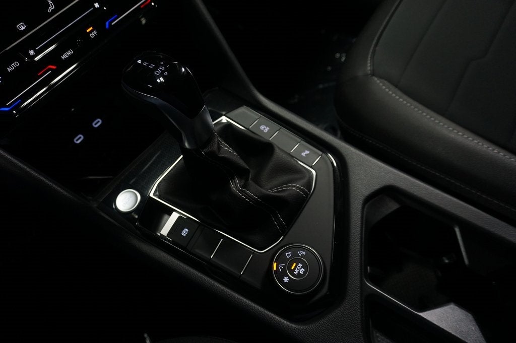 2026 Volkswagen Taos 1.5T SE Black