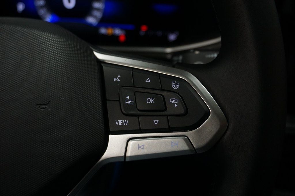 2026 Volkswagen Taos 1.5T SE Black