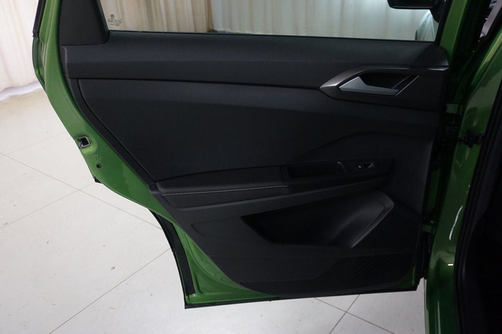 2026 Volkswagen Taos 1.5T SE Black