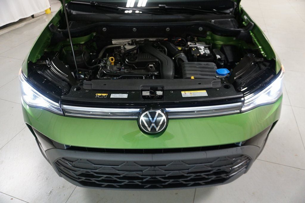 2026 Volkswagen Taos 1.5T SE Black