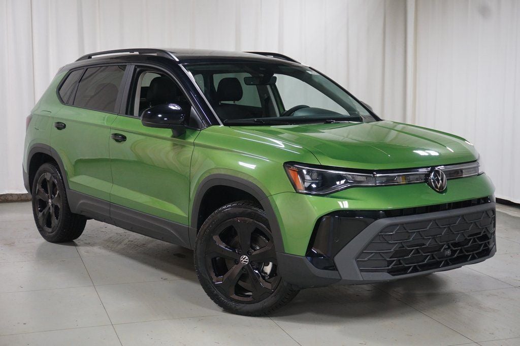 2026 Volkswagen Taos 1.5T SE Black