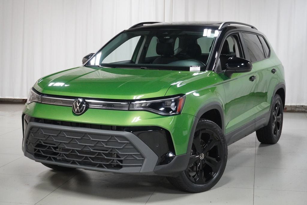 2025 Volkswagen Taos 1.5T SE Black