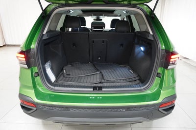 2025 Volkswagen Taos 1.5T SE Black