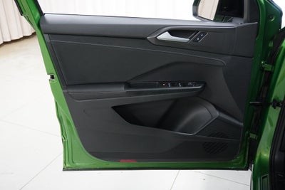 2025 Volkswagen Taos 1.5T SE Black