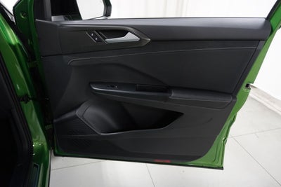 2025 Volkswagen Taos 1.5T SE Black