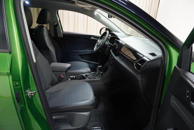 2025 Volkswagen Taos 1.5T SE Black