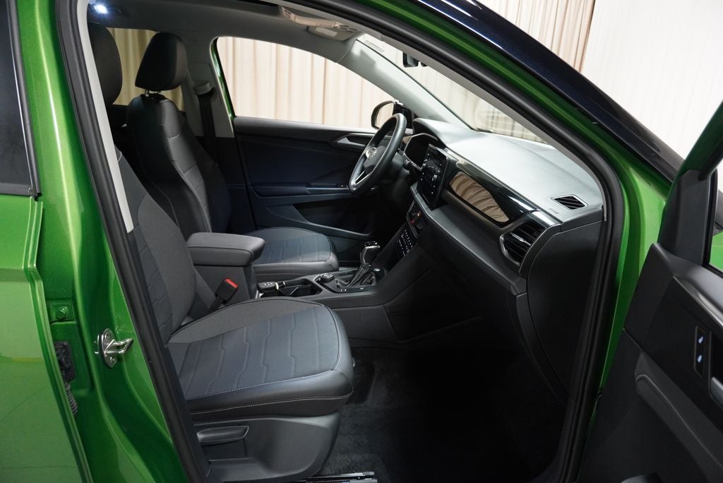 2025 Volkswagen Taos 1.5T SE Black