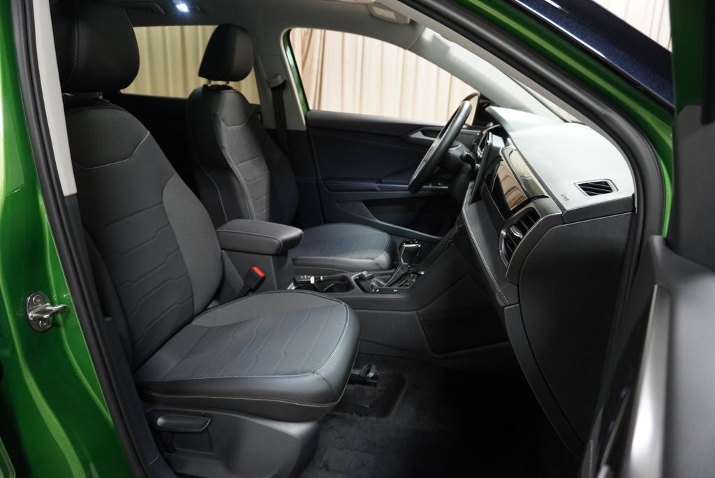 2025 Volkswagen Taos 1.5T SE Black