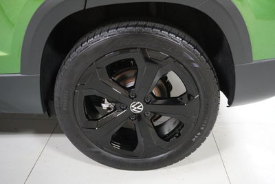 2025 Volkswagen Taos 1.5T SE Black