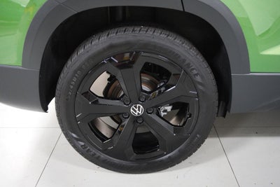 2025 Volkswagen Taos 1.5T SE Black