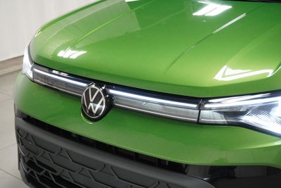 2025 Volkswagen Taos 1.5T SE Black