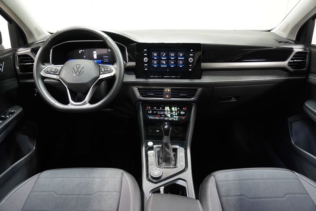 2025 Volkswagen Taos 1.5T SE Black