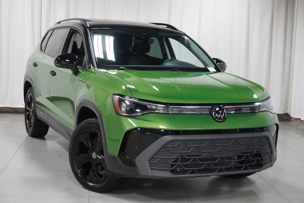2025 Volkswagen Taos 1.5T SE Black