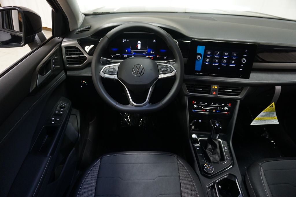 2026 Volkswagen Taos 1.5T SE Black