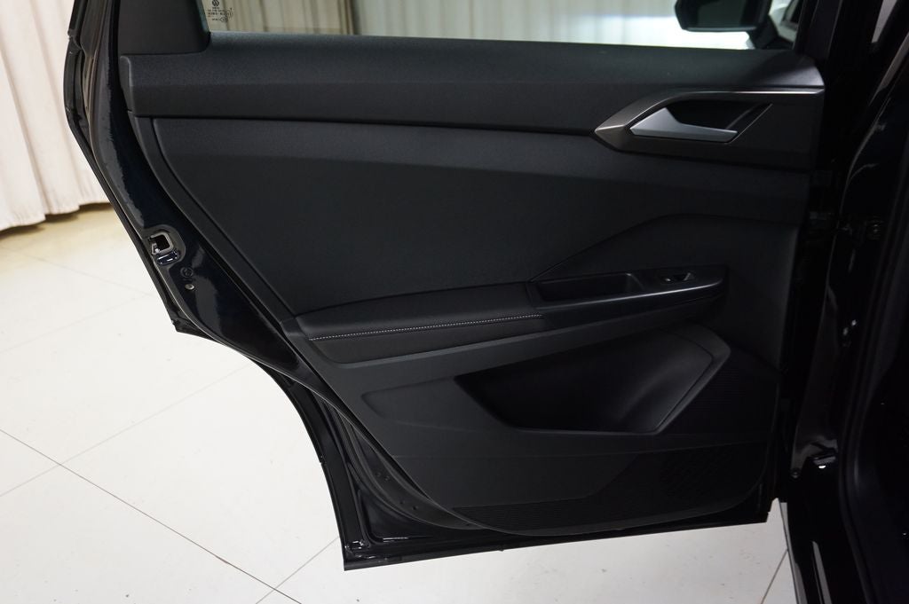 2026 Volkswagen Taos 1.5T SE Black