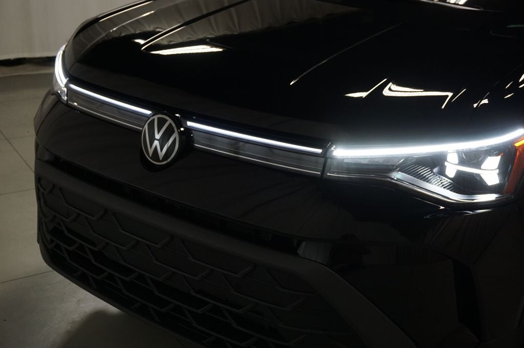 2026 Volkswagen Taos 1.5T SE Black
