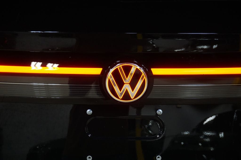 2026 Volkswagen Taos 1.5T SE Black