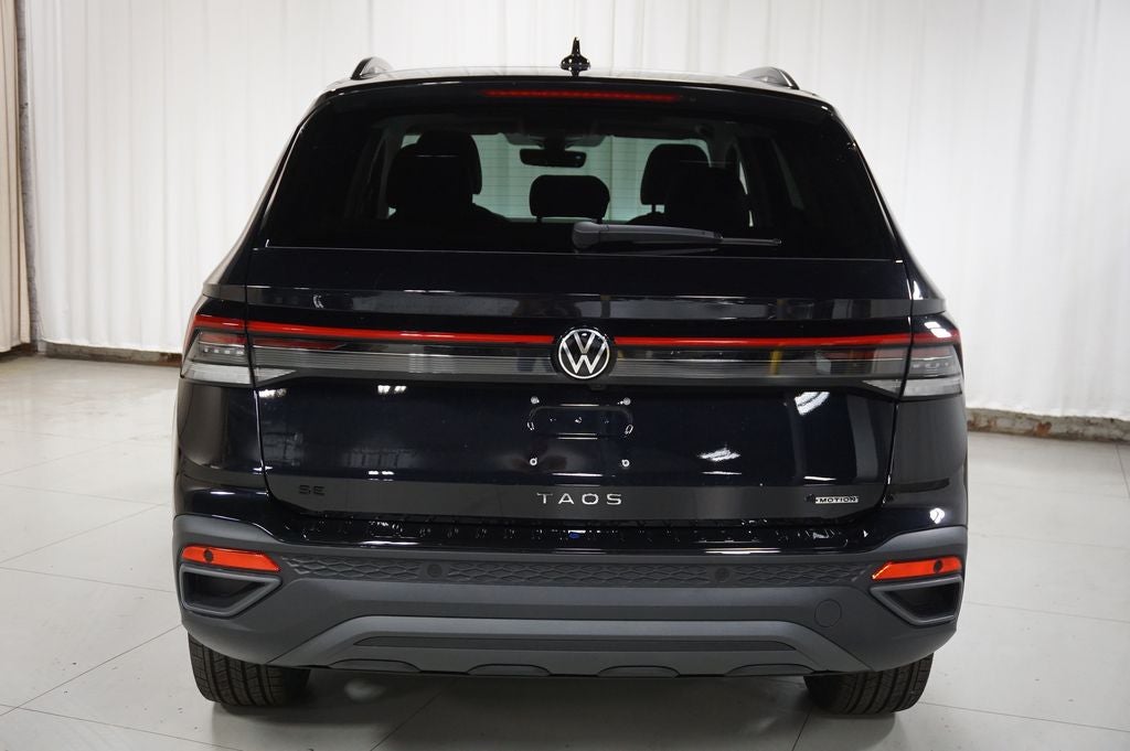 2026 Volkswagen Taos 1.5T SE Black