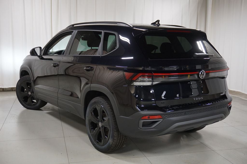 2026 Volkswagen Taos 1.5T SE Black