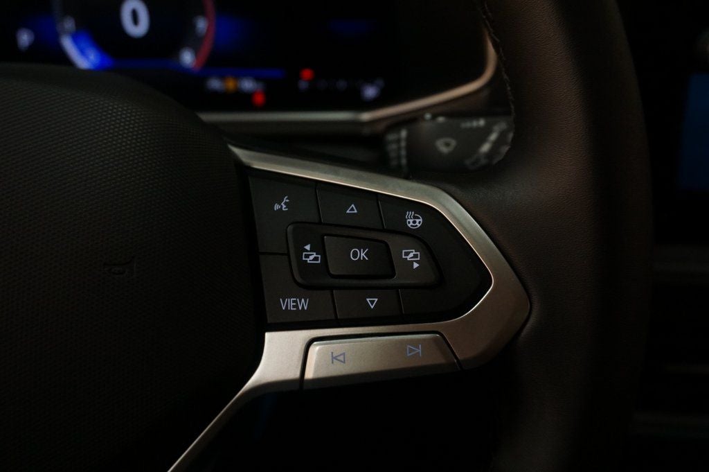 2026 Volkswagen Taos 1.5T SE Black