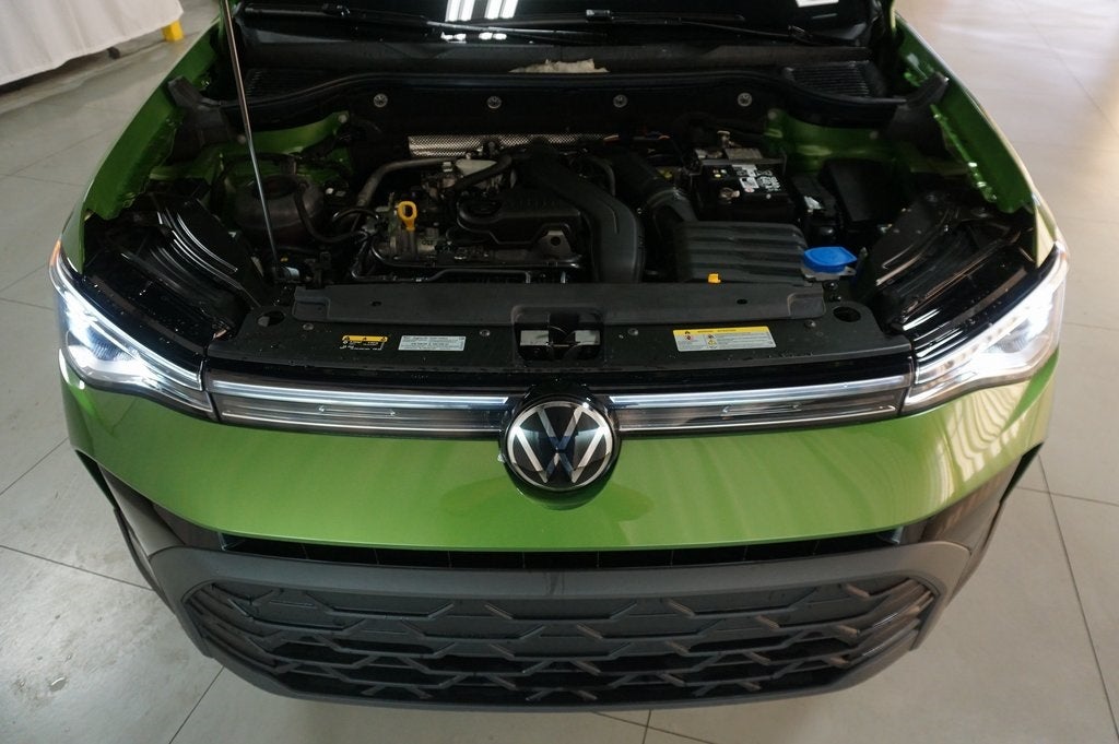 2026 Volkswagen Taos 1.5T SE Black