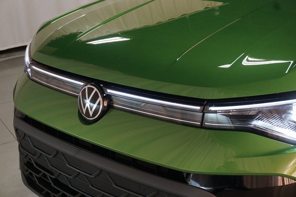 2026 Volkswagen Taos 1.5T SE Black