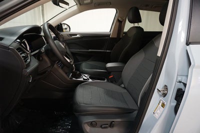 2026 Volkswagen Taos 1.5T SE Black