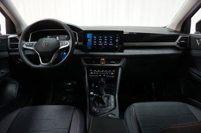 2026 Volkswagen Taos 1.5T SE Black