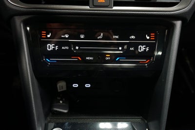 2026 Volkswagen Taos 1.5T SE Black