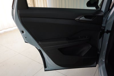2026 Volkswagen Taos 1.5T SE Black