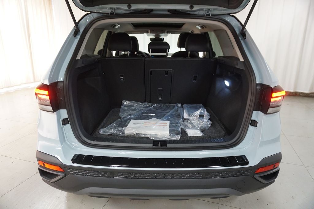 2026 Volkswagen Taos 1.5T SE Black