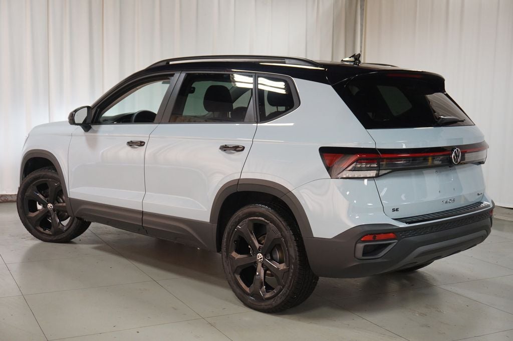 2026 Volkswagen Taos 1.5T SE Black