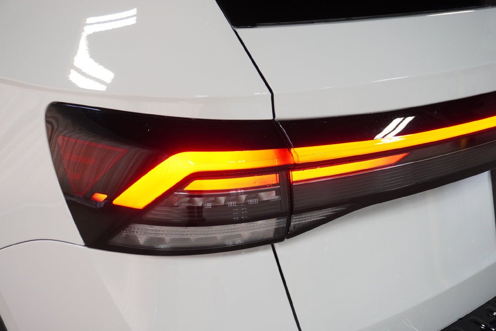 2027 Volkswagen Taos 1.5T SE Black