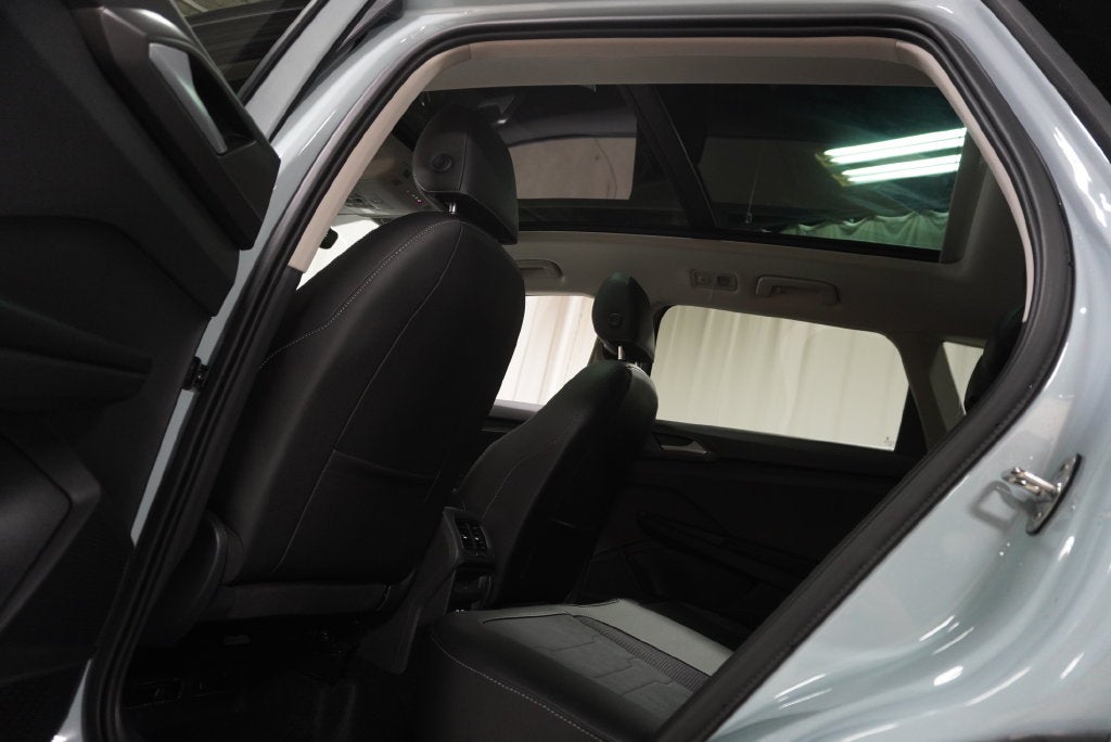 2027 Volkswagen Taos 1.5T SE Black