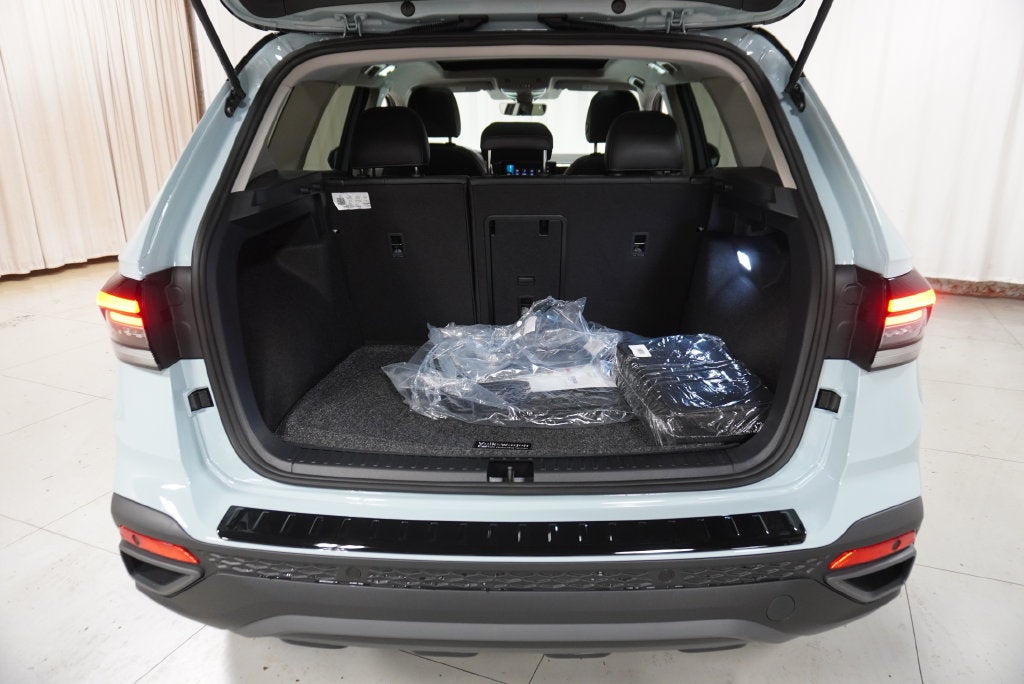 2027 Volkswagen Taos 1.5T SE Black