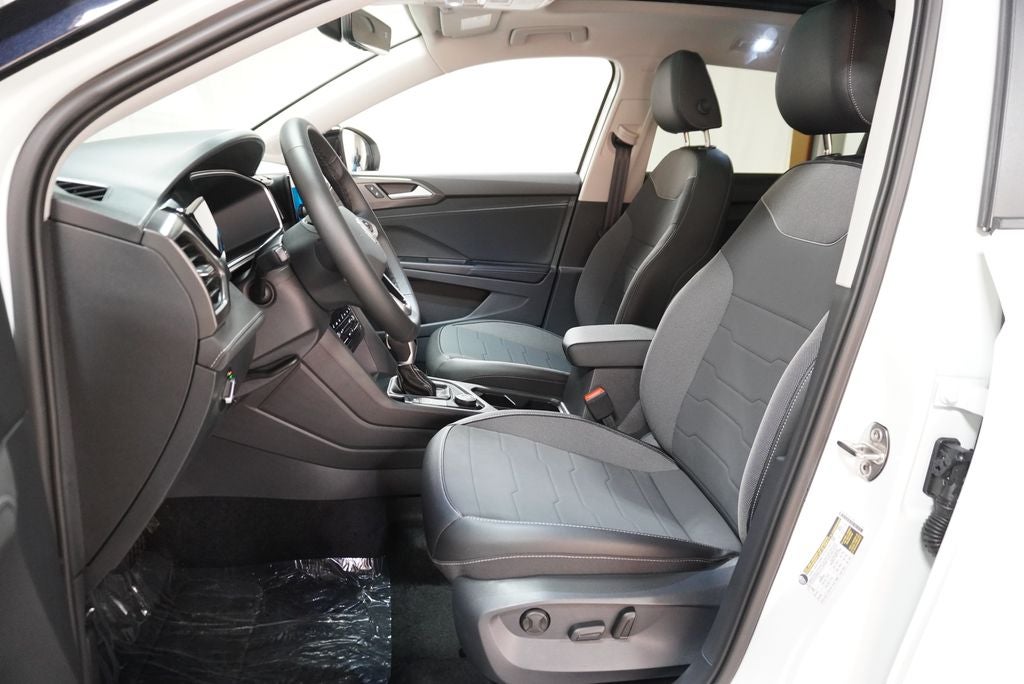 2027 Volkswagen Taos 1.5T SE Black