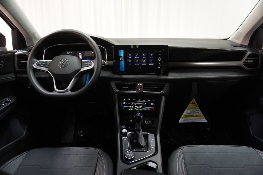 2027 Volkswagen Taos 1.5T SE Black