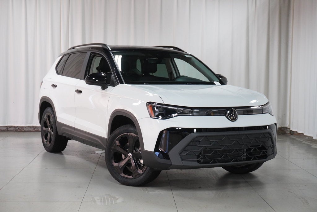 2027 Volkswagen Taos 1.5T SE Black